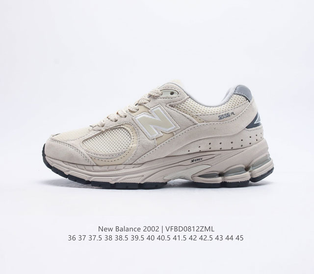 新百伦 New Balance 2002R 跑鞋 男女运动鞋沿袭了面世之初的经典科技 以 ENCAP 中底配以升级版 N-ERGY 缓震物料 鞋面则采用特色的柔