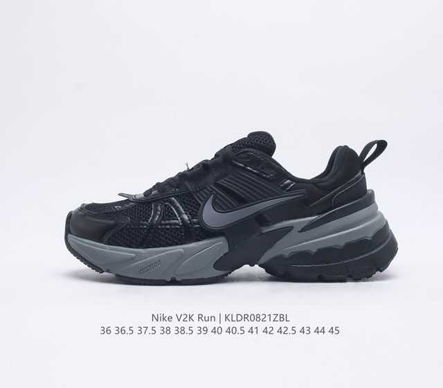 Nike 耐克 V2K Run 减震防滑 复古低帮跑步鞋 超火复古跑鞋最近在时尚圈又掀起了一阵流行复古风 比如 Vomero 5 Nike Initiator.