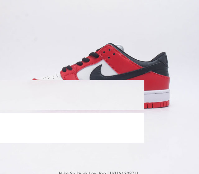 耐克 Nike Sb Dunk Low Pro 男 女滑板鞋 经典复古运动鞋 采用低帮设计，塑就经典 Dunk 风格。鞋垫后跟搭载 Zoom Air 气垫，加衬